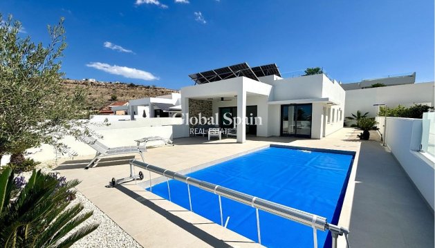 VILLA - New Build - BENIJÓFAR -
                Pueblo