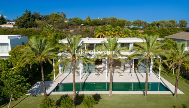 VILLA - New Build - CASARES -
                Pedregales