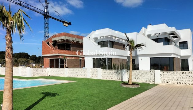 VILLA - New Build - PILAR DE LA HORADADA -
                Lo Romero Golf