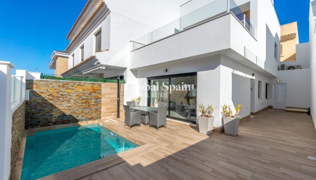 VILLA - New Build - SAN PEDRO DEL PINATAR -
                Polideportivo