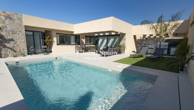 VILLA - Nieuwbouw - BAÑOS Y MENDIGO -
                Altaona Golf