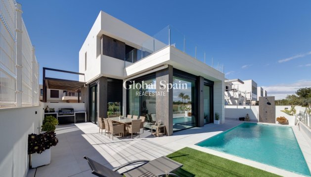VILLA - Nieuwbouw - PILAR DE LA HORADADA -
                Lo Romero Golf
