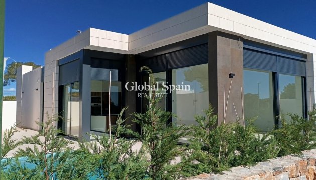 VILLA - Nouvelle construction - PILAR DE LA HORADADA -
                Lo Romero Golf
