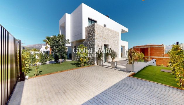 VILLA - Nouvelle construction - POLOP -
                PAU 1