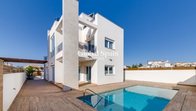 Villa - Nueva construcción  - TORREVIEJA -
                Torrevieja