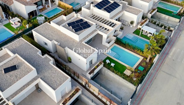 VILLA - Resale - ALGORFA -
                Inland