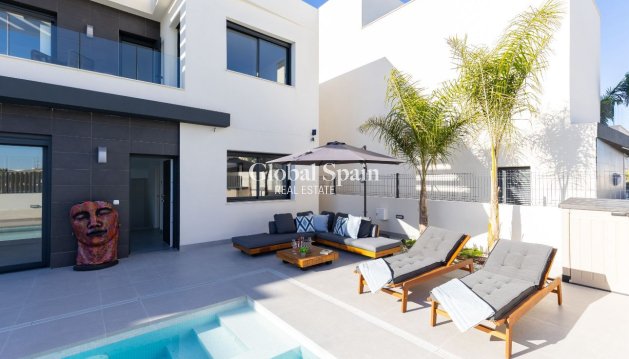 VILLA - Resale -
                ALGORFA - OC-52038