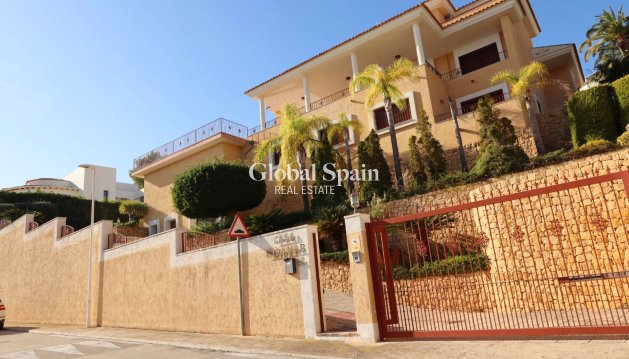 VILLA - Resale - ALTEA -
                Costa Blanca