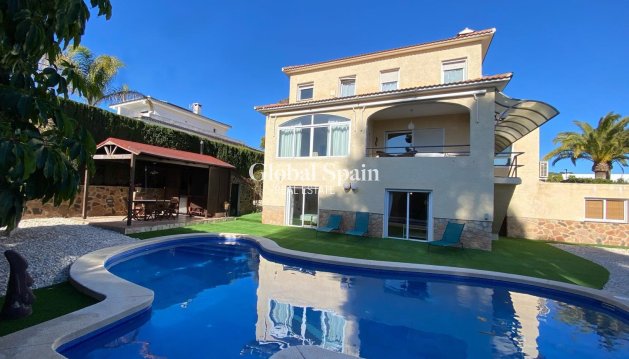 VILLA - Resale - BENIDORM -
                Levante