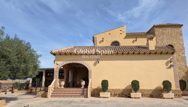 Villa - Resale - BIGASTRO -
                BIGASTRO