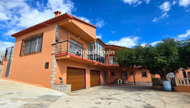 VILLA - Resale - CALLOSA D'EN SARRIÀ -
                Callosa De Ensarrià