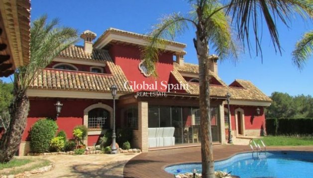 VILLA - Resale - CAMPOAMOR -
                Costa Blanca