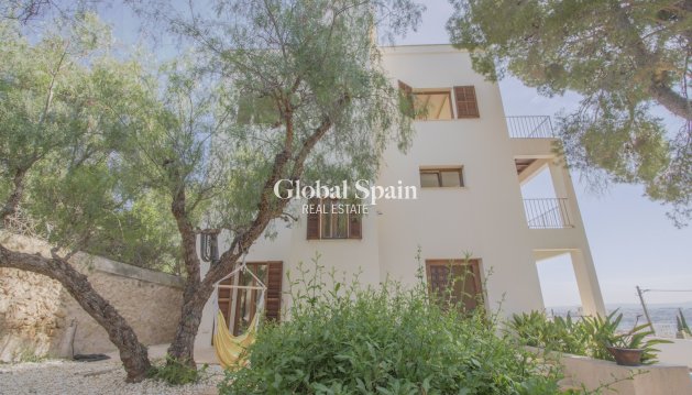 VILLA - Resale - EL TERRENO -
                EL TERRENO