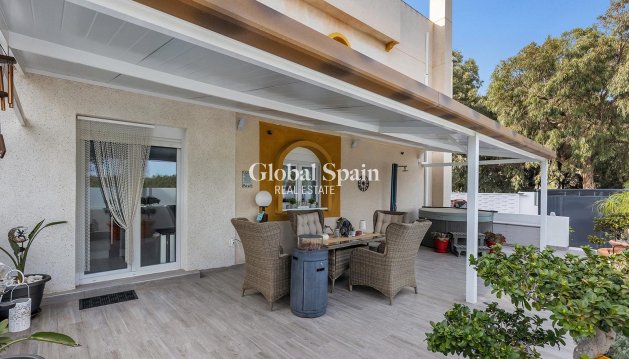 VILLA - Resale - GUARDAMAR DEL SEGURA -
                Urbanizaciones