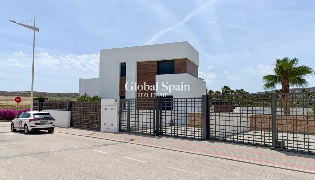 Villa - Resale - La Finca Golf and Spa Resort -
                La Finca Golf and Spa Resort