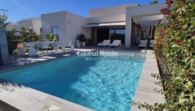 VILLA - Resale - LA FINCA GOLF -
                Inland