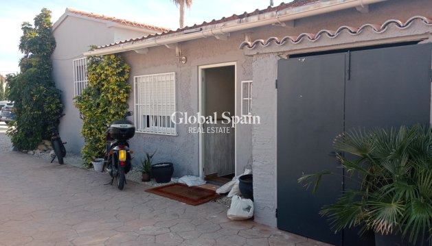 VILLA - Resale - LA NUCÍA -
                La nucia