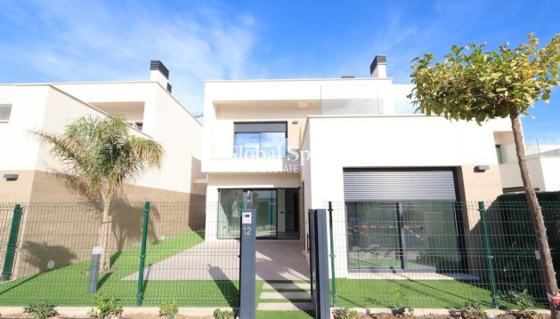 VILLA - Resale - LOS ALCÁZARES -
                LOS ALCÁZARES