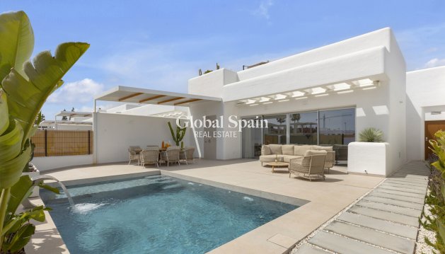 VILLA - Resale - LOS ALCÁZARES -
                LOS ALCÁZARES