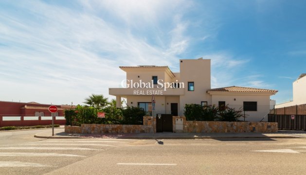 VILLA - Resale - LOS MONTESINOS -
                Costa Blanca