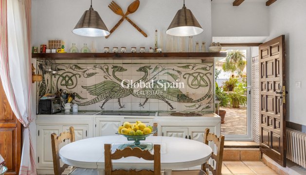 VILLA - Resale - MULA -
                Mula