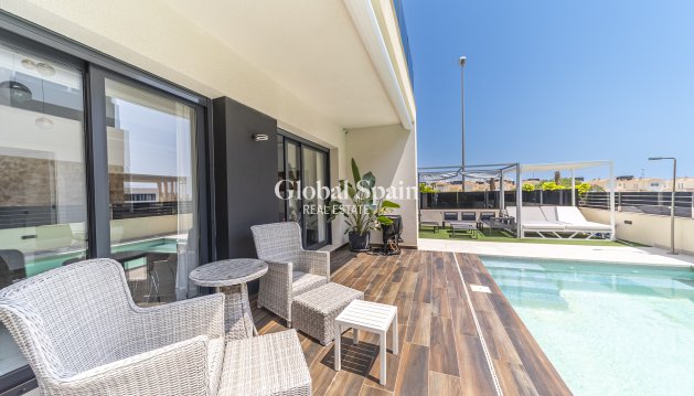 VILLA - Resale -
                ORIHUELA COSTA - ES-43843