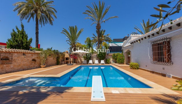 Villa - Resale - ORIHUELA COSTA -
                Punta Prima