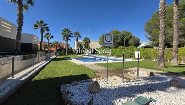 VILLA - Resale - ORIHUELA COSTA -
                VILLAMARTÍN