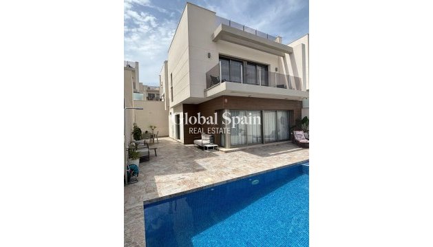 VILLA - Resale - ORIHUELA COSTA -
                VILLAMARTÍN