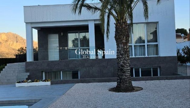 VILLA - Resale - ORIHUELA -
                Urb. Montepinar