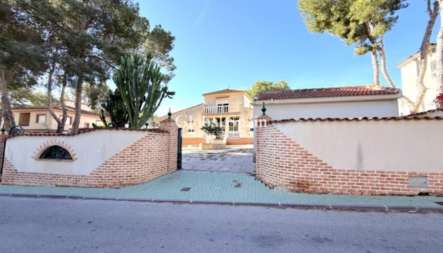 VILLA - Resale - PILAR DE LA HORADADA -
                Costa Blanca