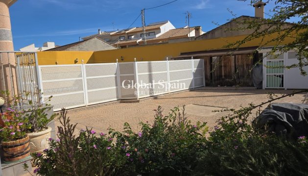 VILLA - Resale - PILAR DE LA HORADADA -
                Pilar de la Horadada