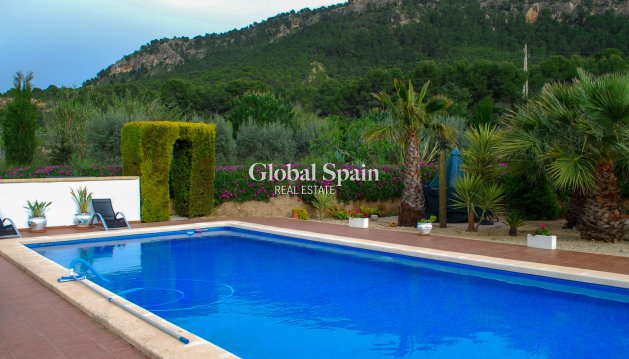 VILLA - Resale - PLIEGO -
                Inland