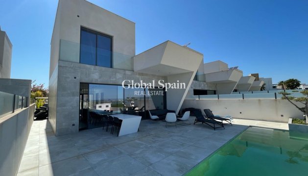 VILLA - Resale - ROJALES -
                Inland