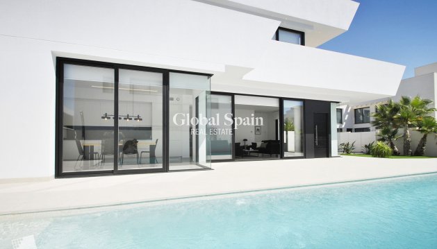 VILLA - Resale - ROJALES -
                Inland