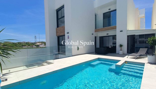 VILLA - Resale - ROJALES -
                Inland