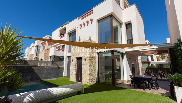 VILLA - Resale - ROJALES -
                Pueblo bravo