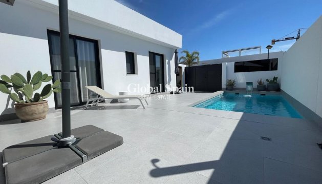 VILLA - Resale - ROLDÁN -
                Torre Pachecco