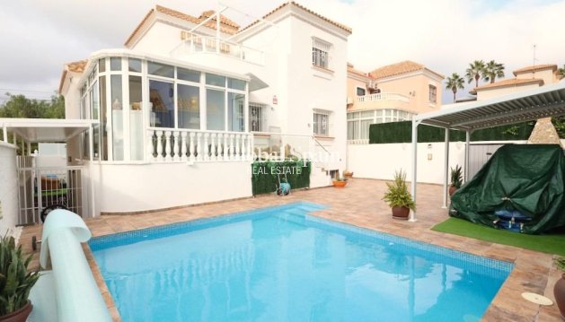 VILLA - Resale - SAN MIGUEL DE SALINAS -
                Inland