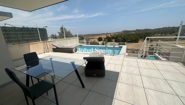 VILLA - Resale - SAN MIGUEL DE SALINAS -
                Inland