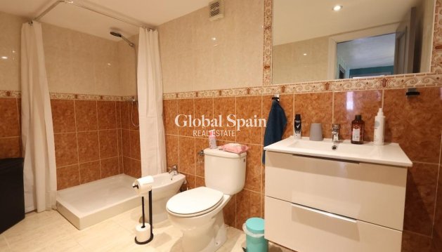 VILLA - Resale - SAN MIGUEL DE SALINAS -
                Inland