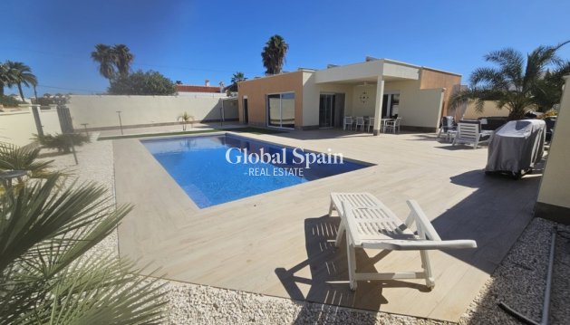 VILLA - Resale - TORREVIEJA -
                Costa Blanca