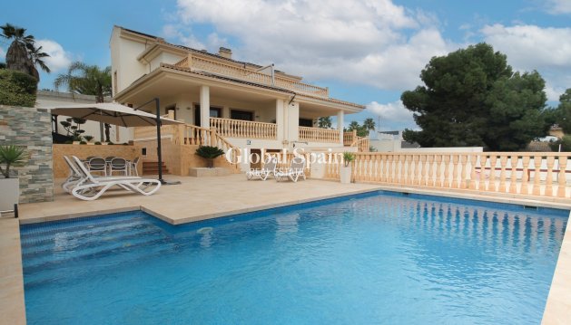 VILLA - Resale - TORREVIEJA -
                Costa Blanca