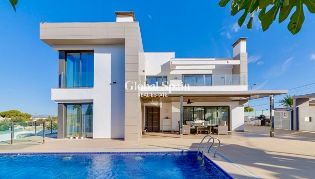 VILLA - Resale - TORREVIEJA -
                Costa Blanca