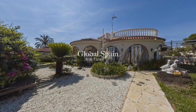 VILLA - Resale - TORREVIEJA -
                Costa Blanca