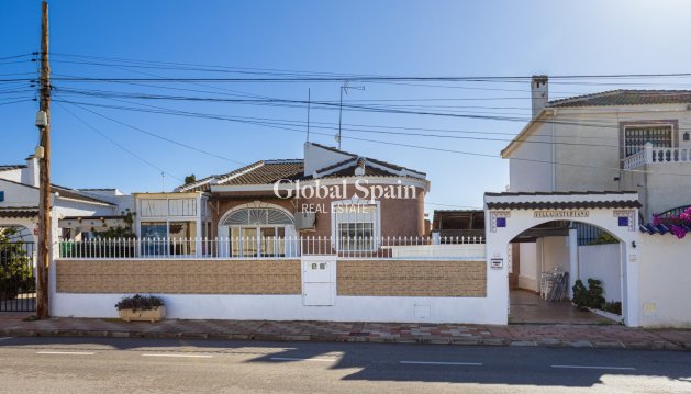 VILLA - Resale - TORREVIEJA -
                Costa Blanca