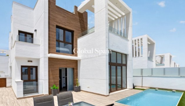 VILLA - Resale - TORREVIEJA -
                Costa Blanca