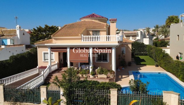 VILLA - Resale - TORREVIEJA -
                Costa Blanca