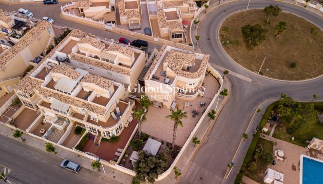 VILLA - Resale -
                TORREVIEJA - GSR-93739