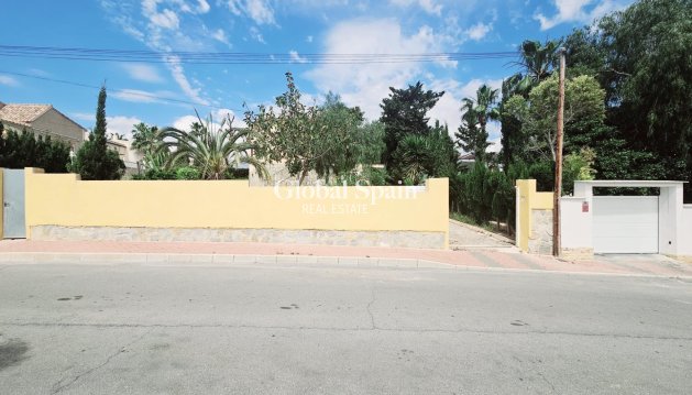 VILLA - Resale -
                TORREVIEJA - GSR-95668